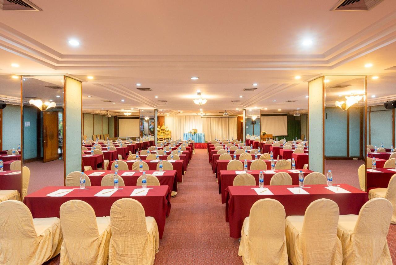 Nonthaburi Palace Hotel Экстерьер фото