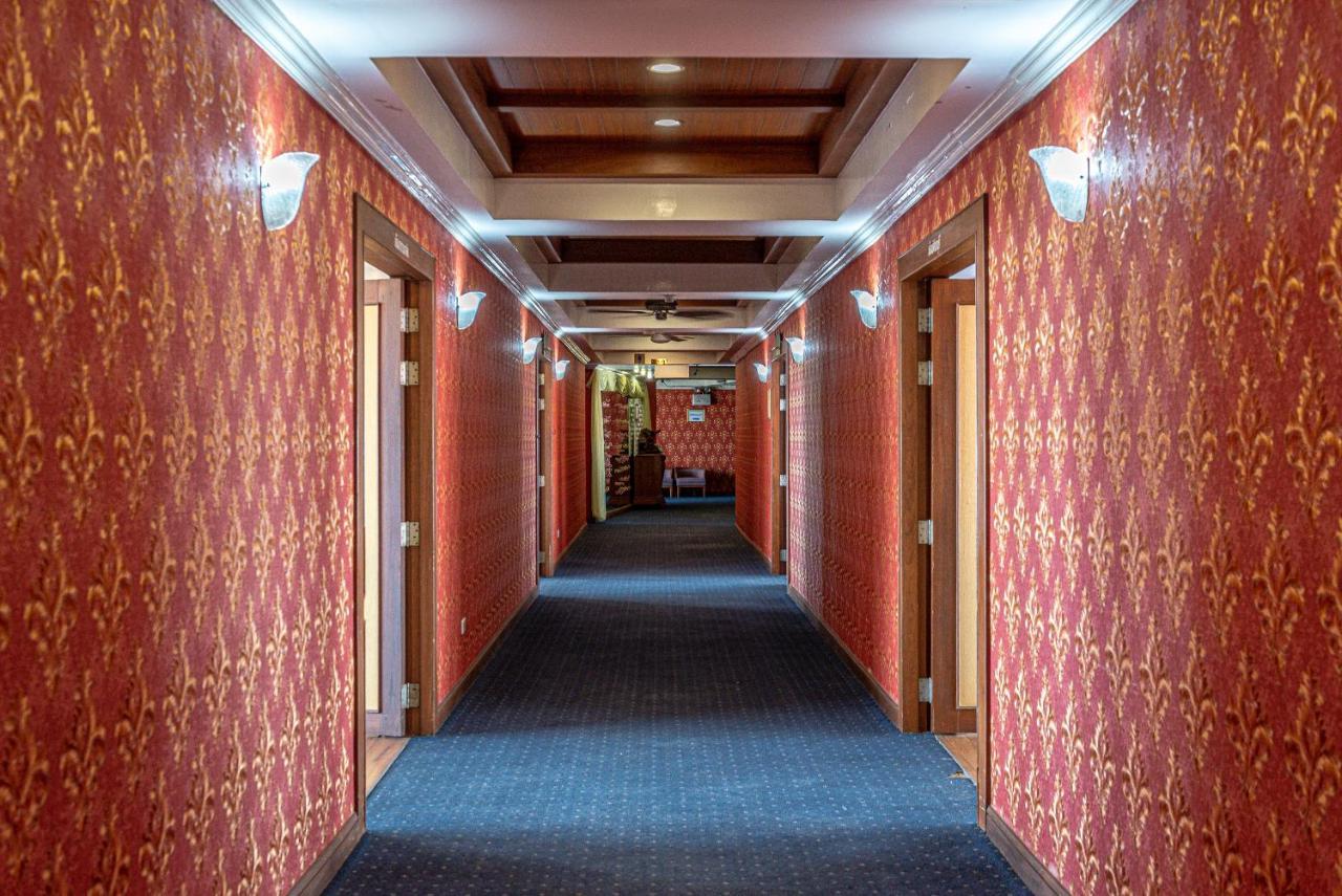 Nonthaburi Palace Hotel Экстерьер фото