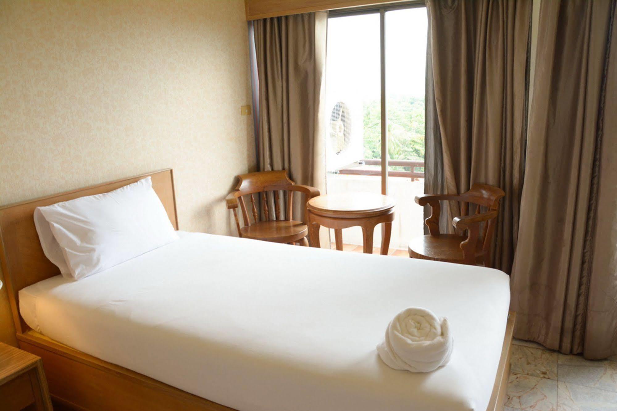 Nonthaburi Palace Hotel Экстерьер фото
